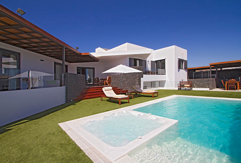 luxury villas lanzarote